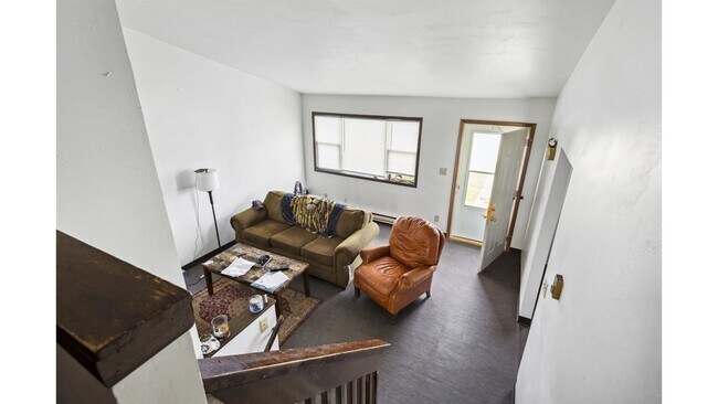 Building Photo - 328 Joseph St