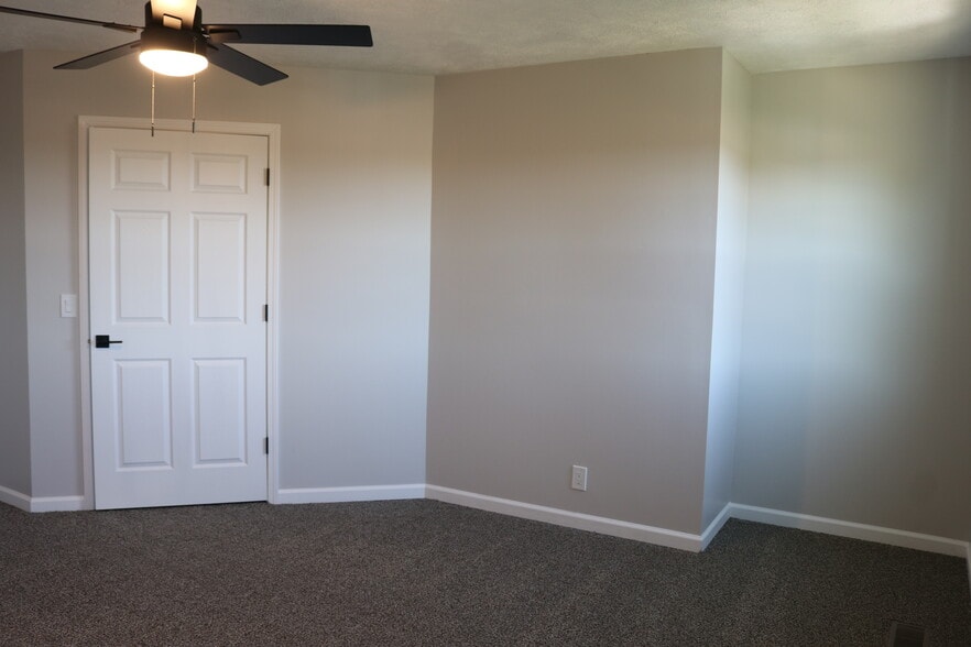 Building Photo - 2202 N 150th Ave