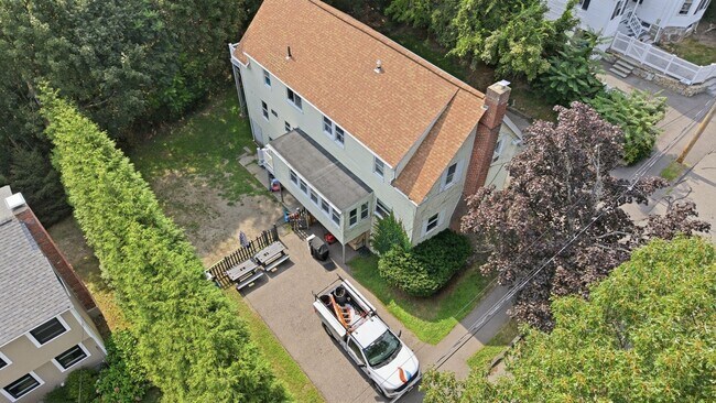 Building Photo - 81 Huntington Rd