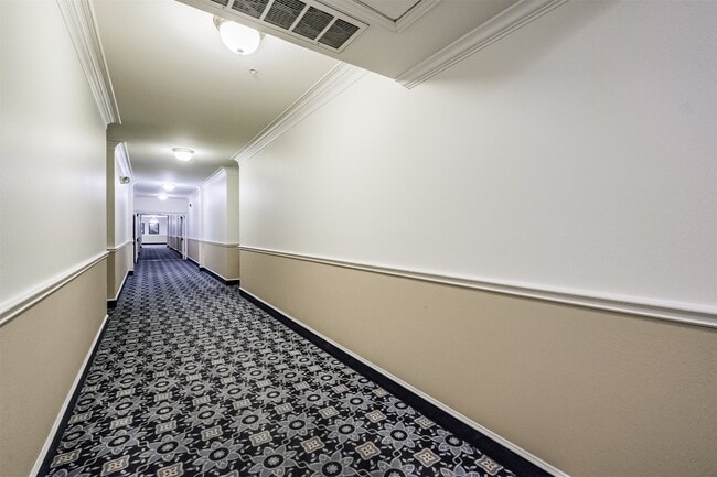 Building Photo - 2111 Welch St