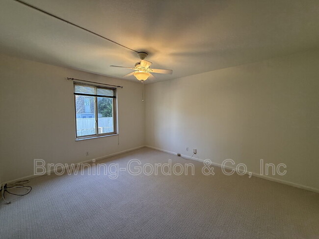 Building Photo - 3600 Hillsboro Pike
