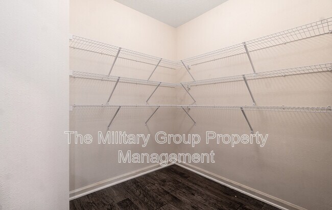 Building Photo - 15668 Strawberry Roan Ct