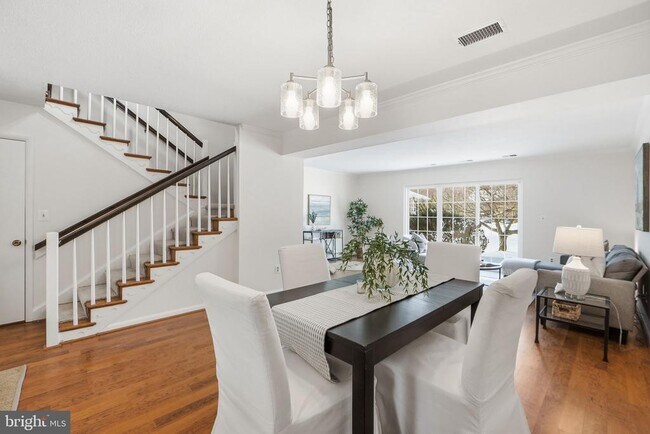 Building Photo - 3233 S Leisure World Blvd