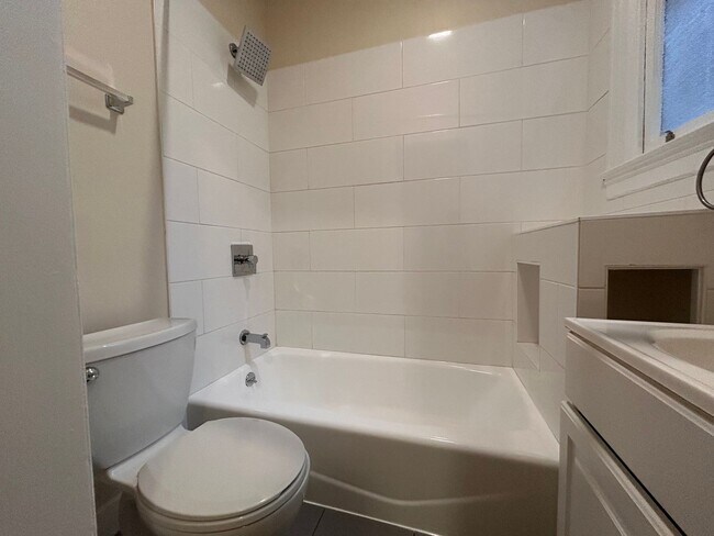 Building Photo - 1115 Polk St