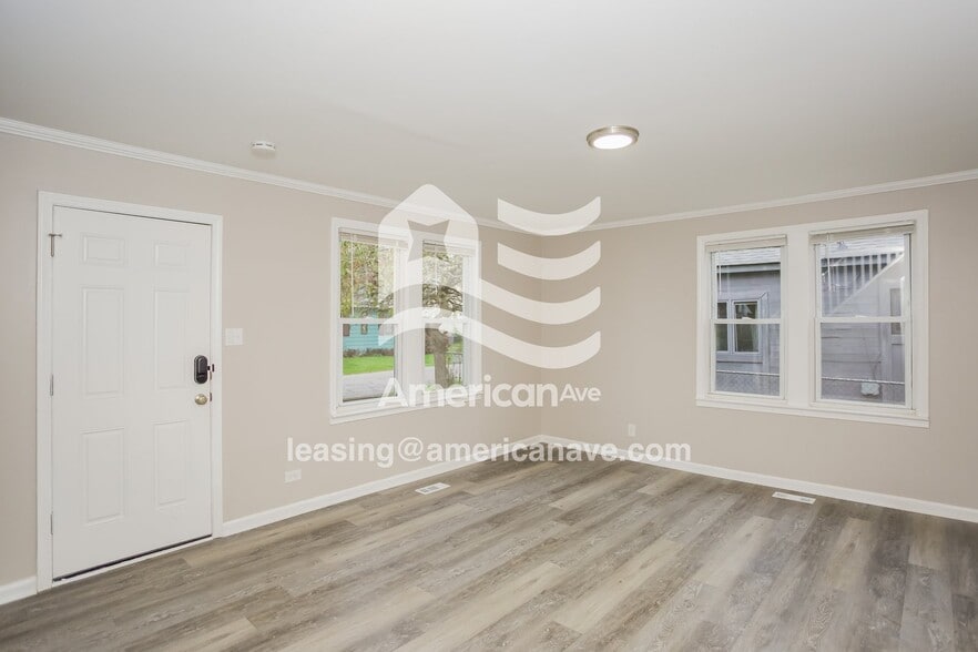 Building Photo - 1732 Sylvan Glen