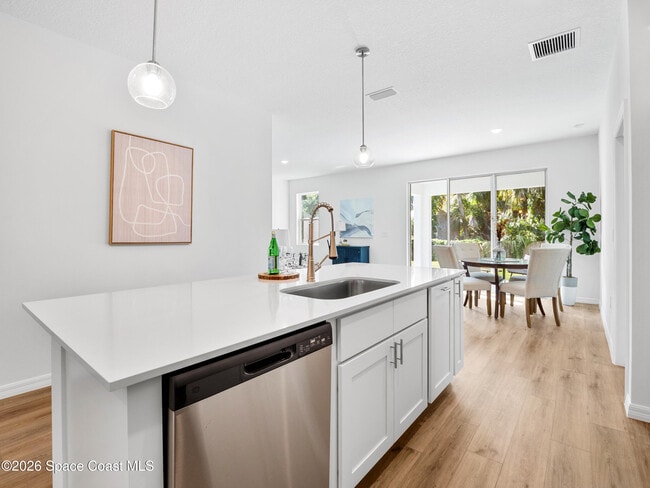 Building Photo - 1320 Seabreeze St SW