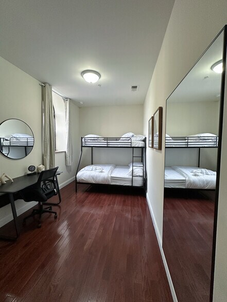 Building Photo - 207 N 11th St