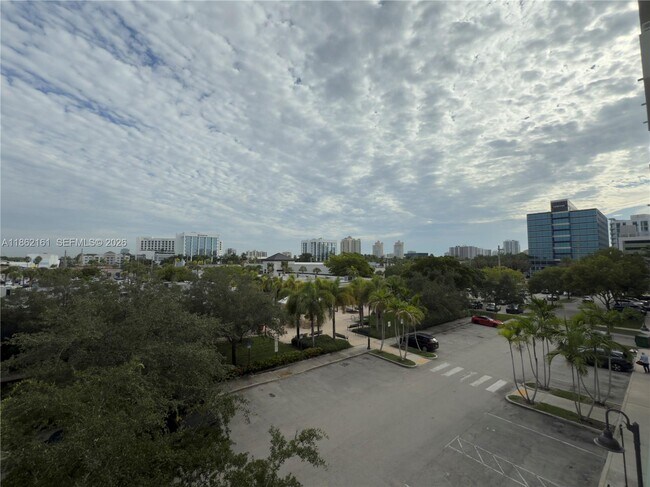 Building Photo - 2775 NE 187th St