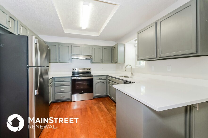 Building Photo - 19204 E 31st Terrace Dr S