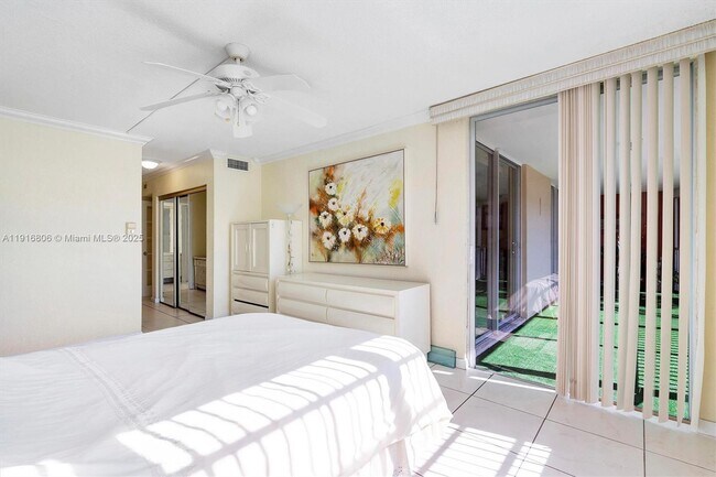 Building Photo - 1700 NE 191st St