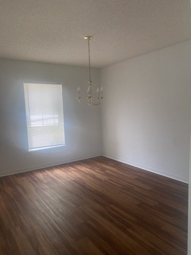 Building Photo - Large Home on corner lot!