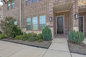 Building Photo - 1484 Weston Rd