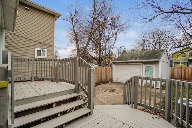 Building Photo - 3606 Leybourn Ave