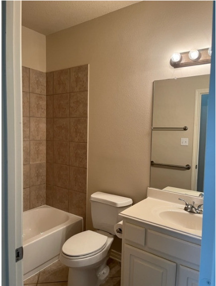 Building Photo - 2607 Appian Way