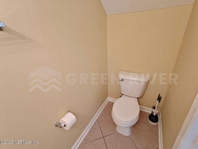 Building Photo - 1500 Calming Water Dr