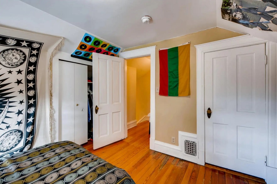 Building Photo - 1035 N Marion St