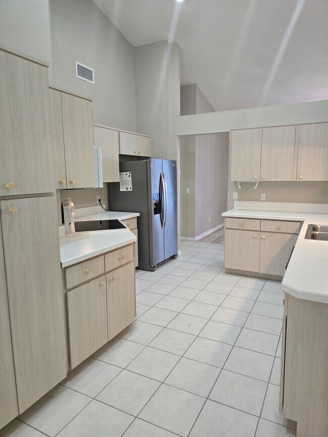 Building Photo - Beautiful 3/2/2 in Sugarmill Woods!!!