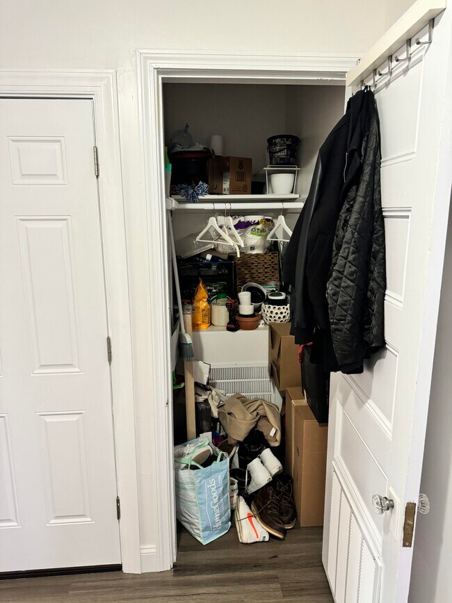 Building Photo - 95 Cherry St