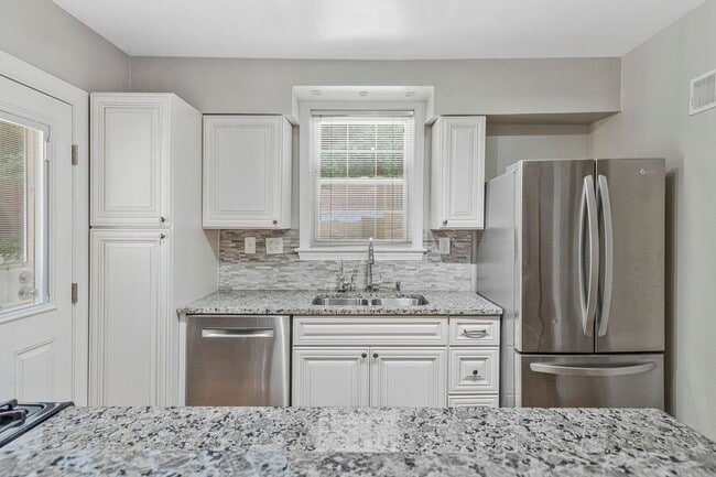 Primary Photo - 1714 33rd Pl SE