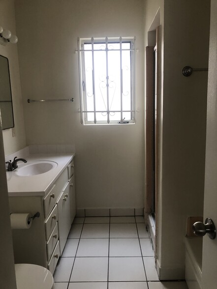 Building Photo - 514 Gramercy S Pl