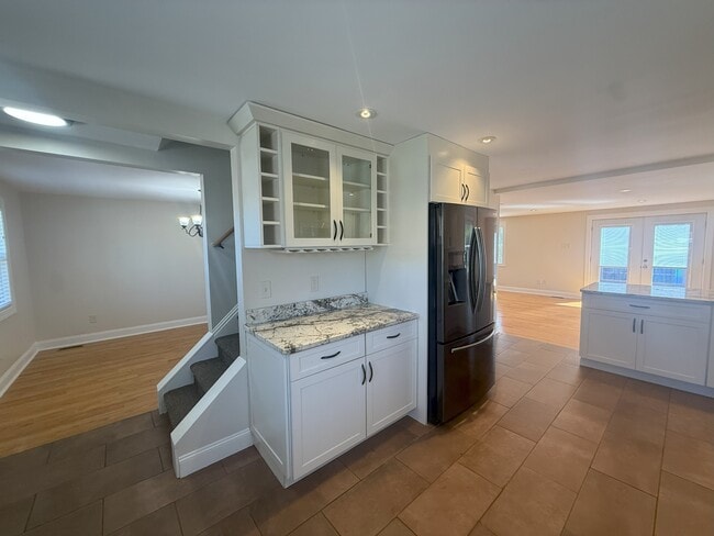 Building Photo - 1430 Simona Dr