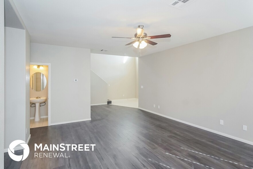 Building Photo - 4361 Cottontail Ln