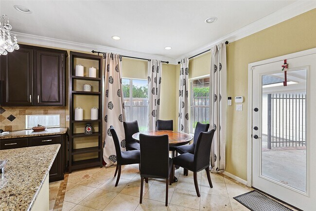 Building Photo - 1415 Meadow Hill Dr
