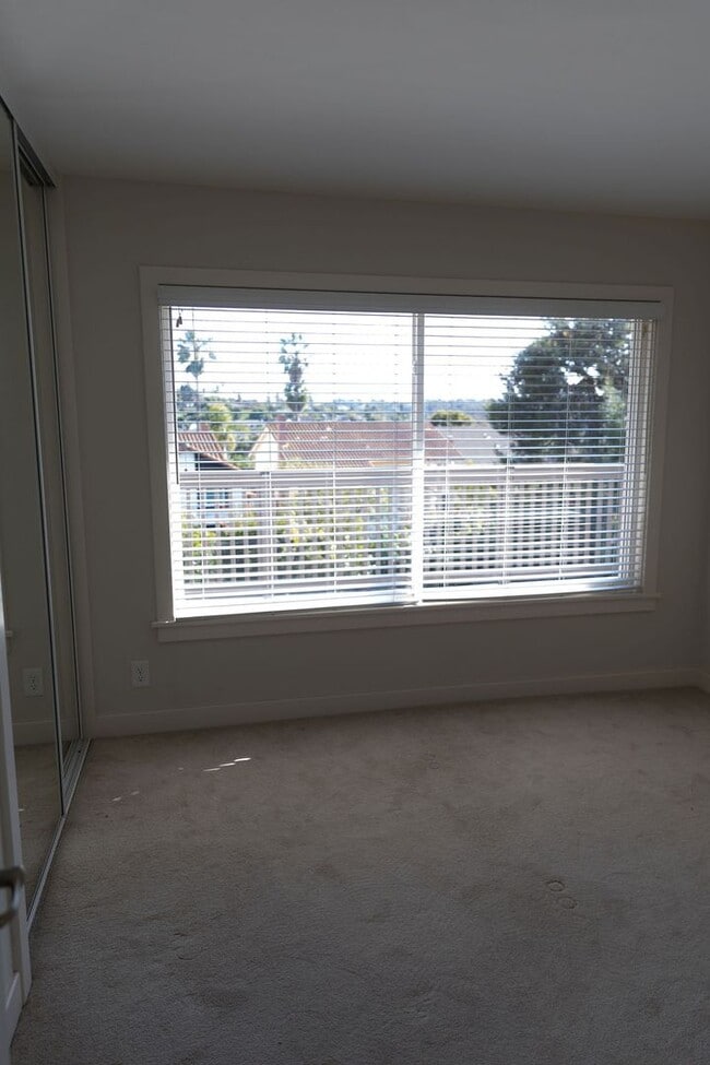 Building Photo - Coming Soon!! Henie Hills Single Family Home