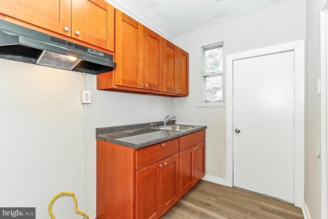 Building Photo - 2514 Hobson St
