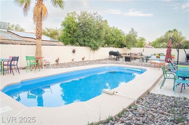 Building Photo - 3436 N Tenaya Wy
