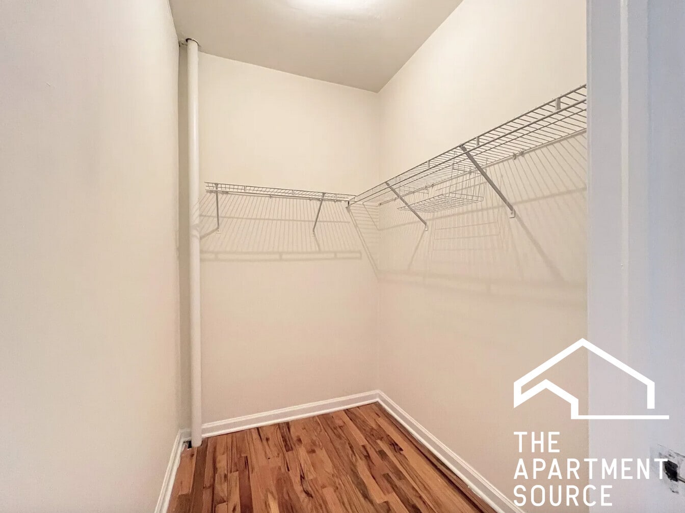 Building Photo - 928 W Dakin St