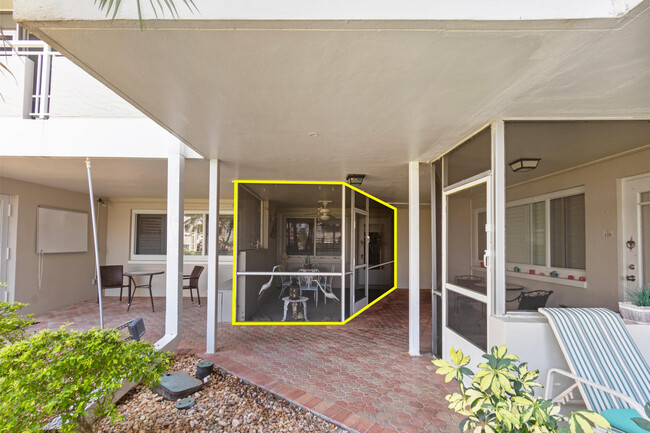 Building Photo - 1198 Hillsboro Mile