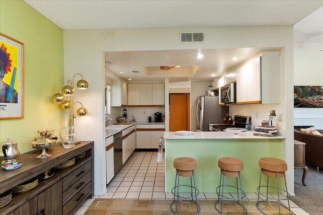 Building Photo - 1326 Tiffany Cir N