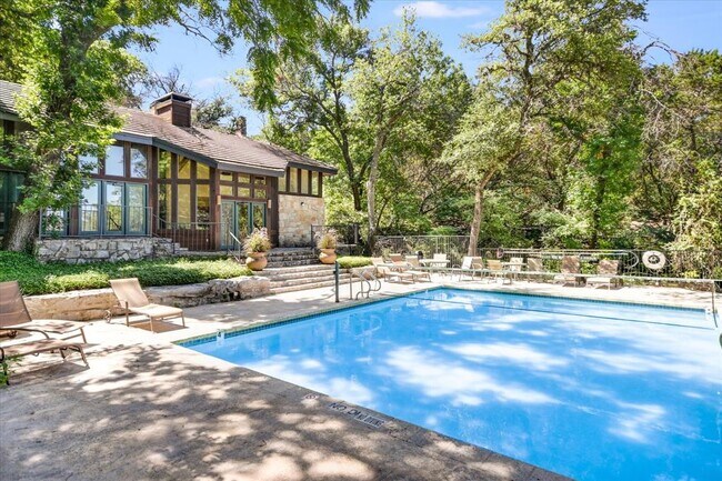 Building Photo - 4711 Spicewood Springs Rd