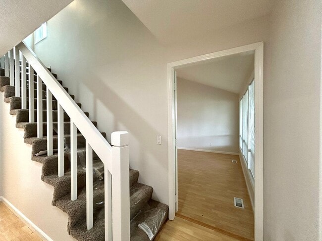 Building Photo - Beautiful 4BD Home | Fireplace, Fenced Backyard, Deck, Garage & A/C