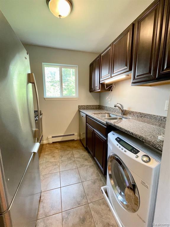 Building Photo - 525 Fairbrook St