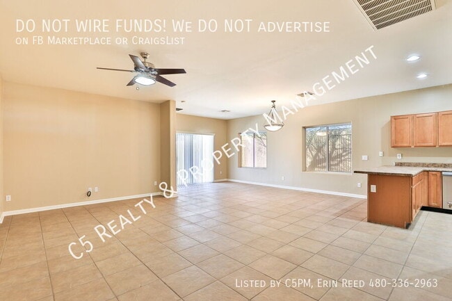 Building Photo - 3335 E Yucca St