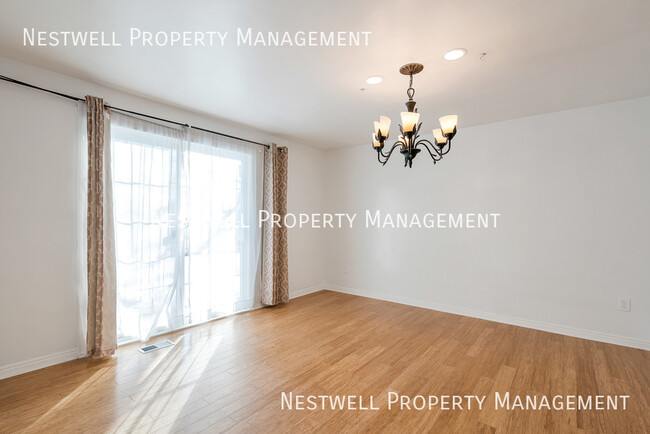 Building Photo - 3462 Greenhills Dr