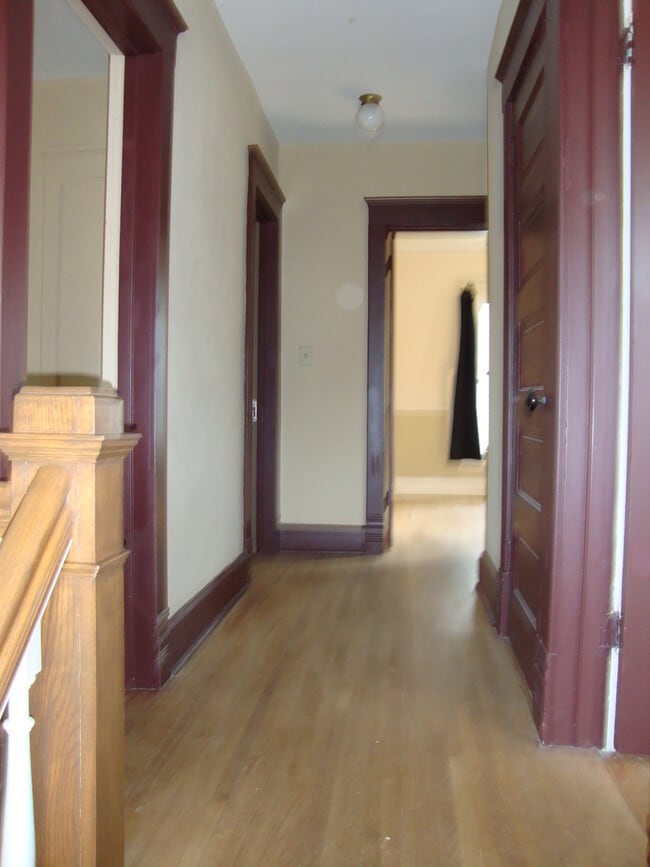 Building Photo - Walking Distance to St. Mary's Hospital an...