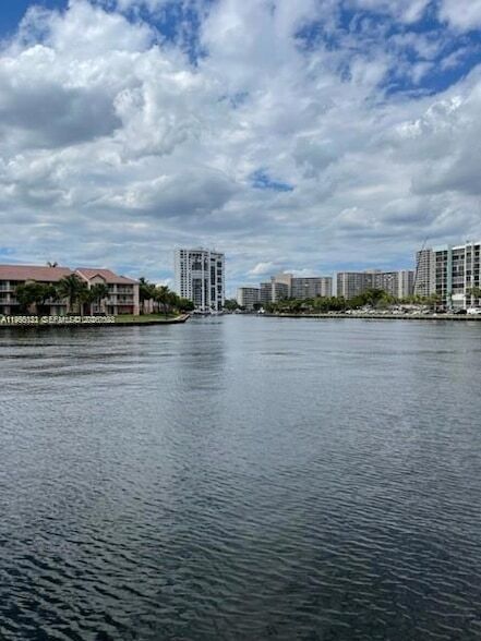 Building Photo - 3800 S Ocean Dr
