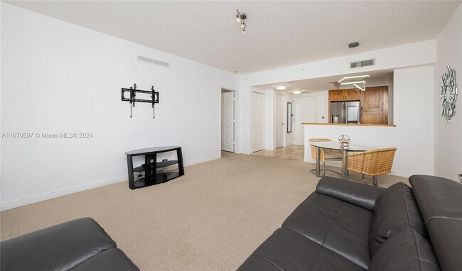 Building Photo - 1745 E Hallandale Beach Blvd