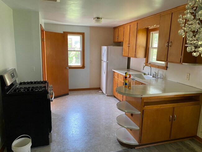 Building Photo - 406 Callodine Ave