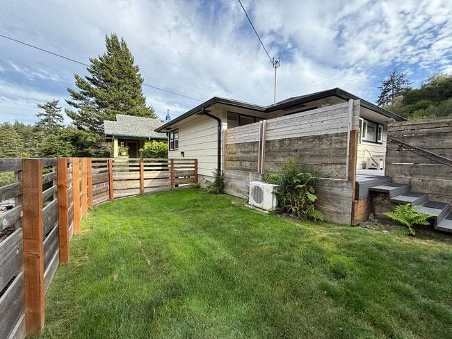 Building Photo - 580 N 13th St