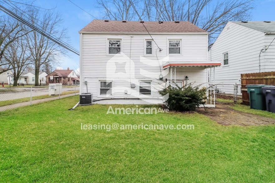 Building Photo - 1593 Leblanc St