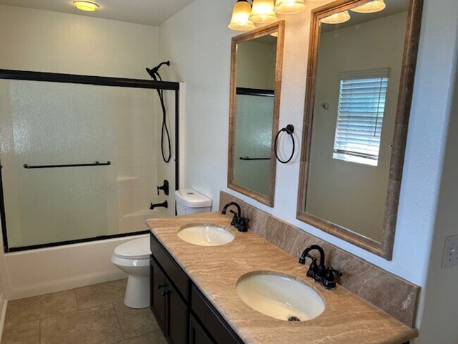 Building Photo - 4Bd/2.5 Ba Home with incredible views of Hubbert Lake! Call for details or to schedule showing!