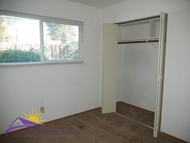 Building Photo - 2741-2743 El Caprice Dr