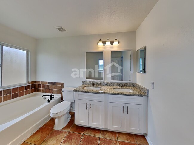 Building Photo - 19640 Timberbluff Dr