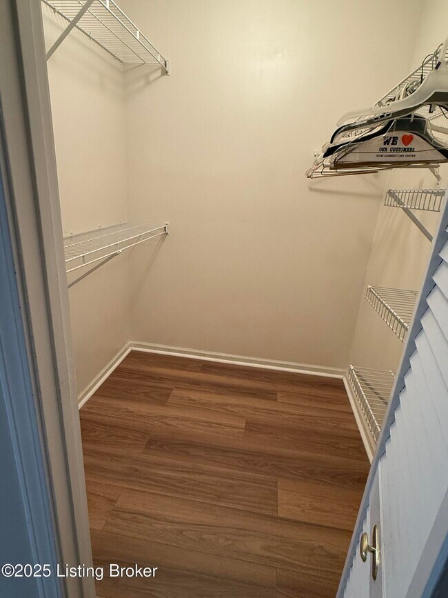 Building Photo - 10305 Trotters Pointe Dr