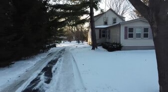 Building Photo - 2048 N Sheridan Rd