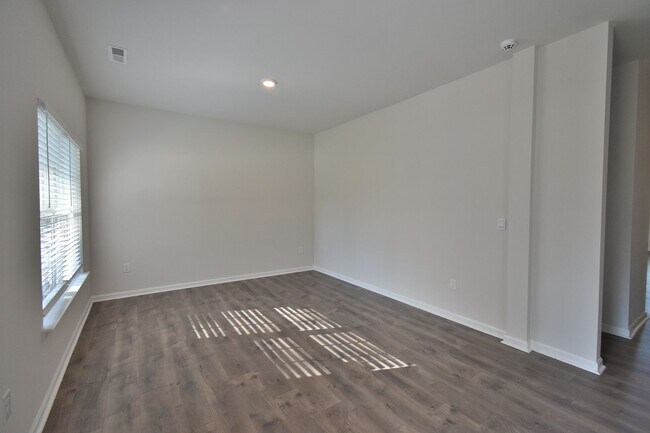Building Photo - 163 Rosemount